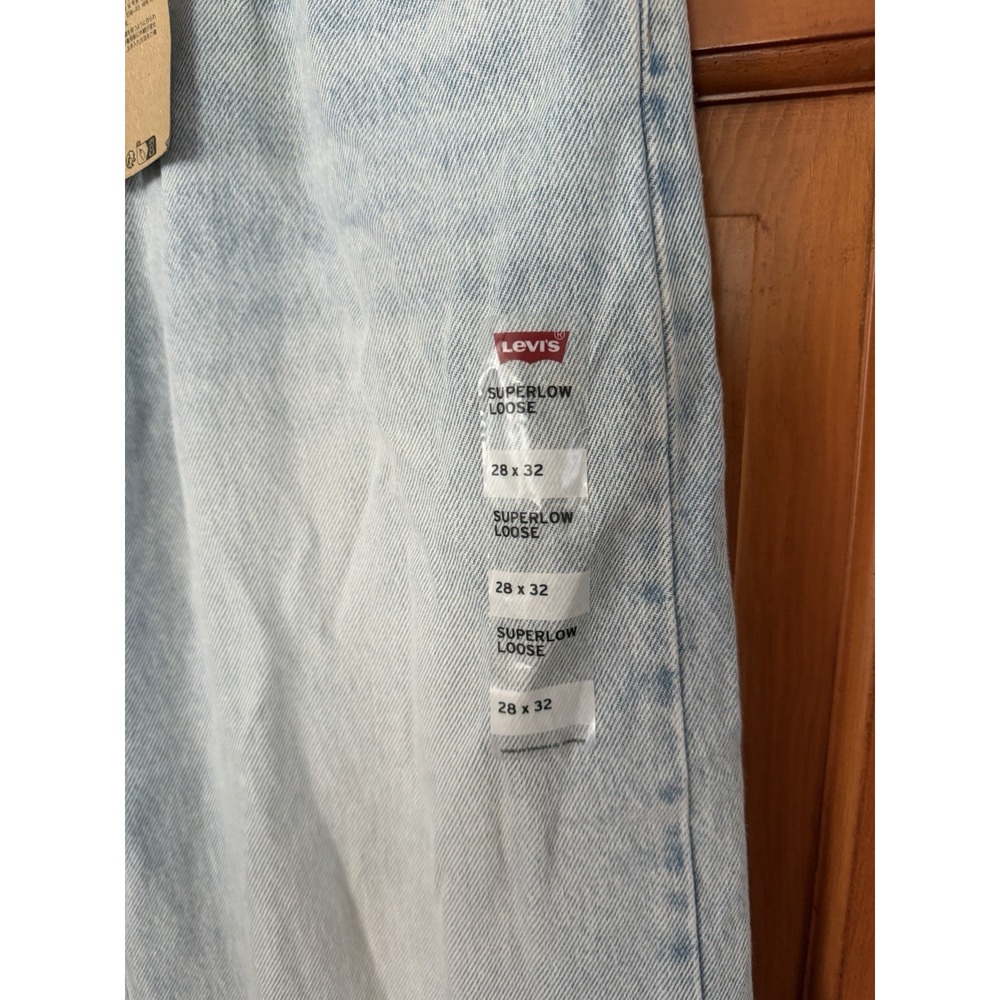 Women's Levi's Superlow Loose Straight Leg Jeans Light Blue Wash 28 X 32 NWT - Picture 4 of 13